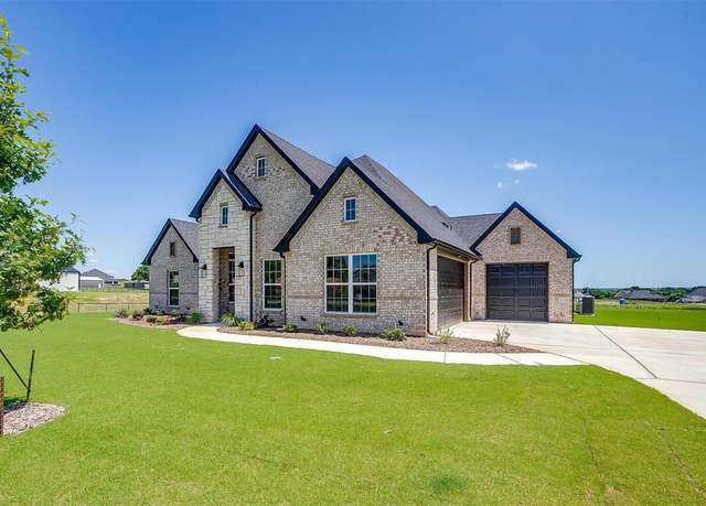 Property at 325 Monument Pl, Reno, TX 76020, 3 beds, 2 baths
