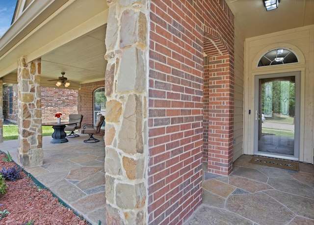 Property at 1116 Linden Dr, Burleson, TX 76028, 4 beds, 2 baths