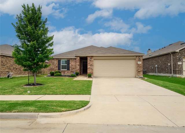 Property at 1725 Waggoner Dr, Aubrey, TX 76227, 3 beds, 2 baths
