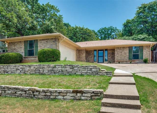 Property at 1605 Craighton Ct, Arlington, TX 76012, 3 beds, 2 baths