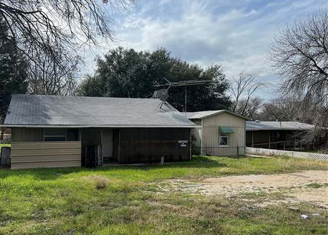 Property at 201 Highway 114 W, Aurora, TX 76078, 3 beds, 1 bath