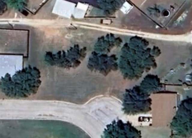Property at 1506 Thomas Ln, Graham, TX 76450