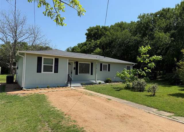 Property at 516 N Abbott St, Hillsboro, TX 76645, 3 beds, 2 baths