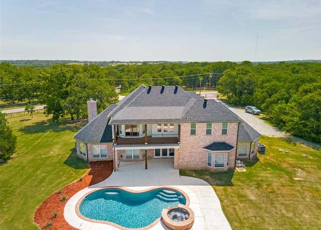 Property at 977 County Road 2255, Valley View, TX 76272, 5 beds, 4 baths