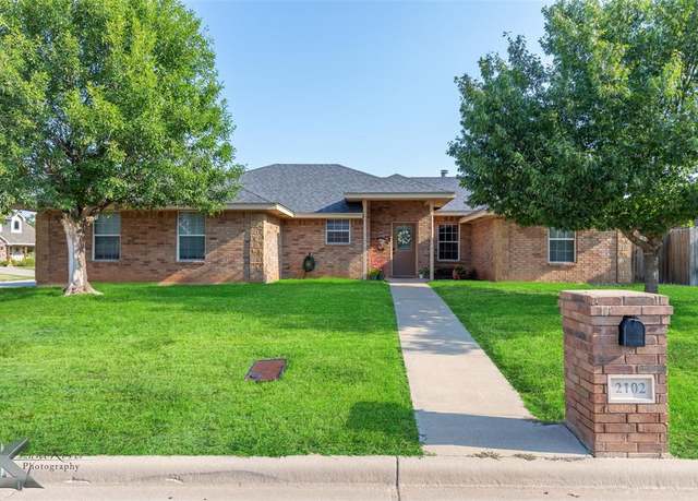 Property at 2102 Old Ironsides Rd, Abilene, TX 79601, 3 beds, 2 baths