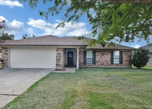 Property at 405 Southwood Dr, Bossier City, LA 71111, 3 beds, 2 baths