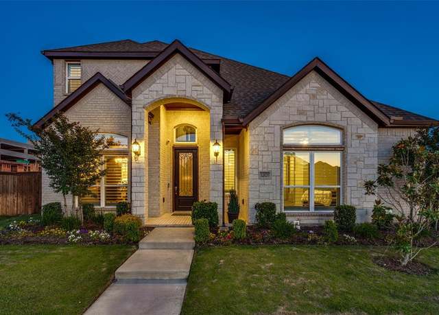 Property at 12523 Royal Oaks Ln, Farmers Branch, TX 75234, 4 beds, 4.5 baths