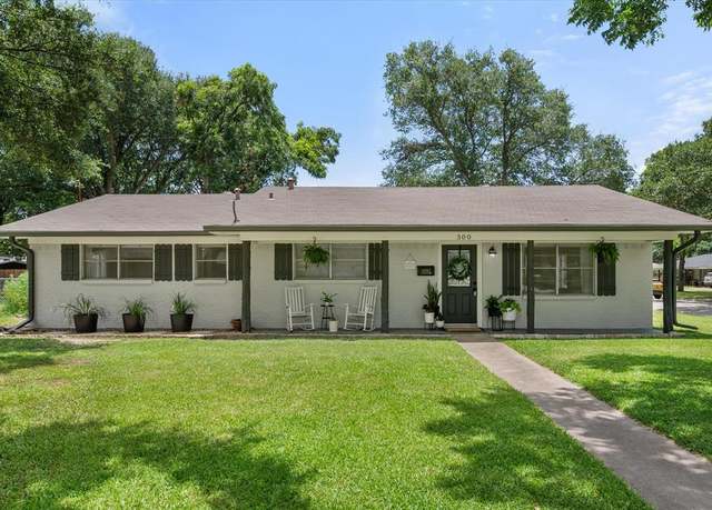 Property at 300 L S P Cir, Kerens, TX 75144, 3 beds, 2 baths