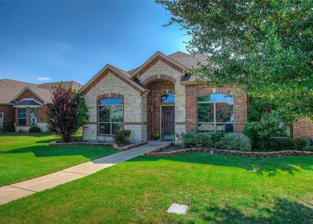 Property at 3196 Market Center Dr, Rockwall, TX 75032, 4 beds, 2 baths