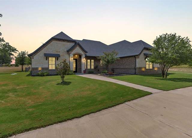 Property at 4030 Neri Oaks Ct, Granbury, TX 76048, 3 beds, 3 baths