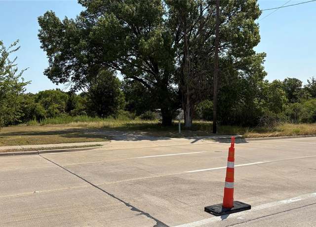 Property at 4560 N University Hills Blvd, Lancaster, TX 75134