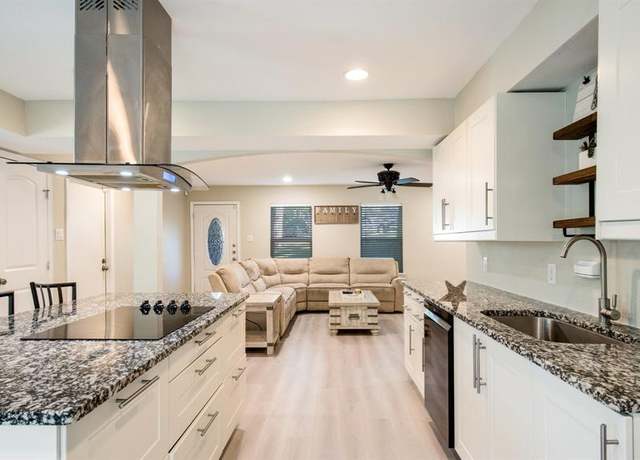 Property at 1711 Meadow Crest Ln, Duncanville, TX 75137, 4 beds, 2.5 baths