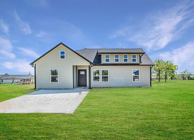 Property at 124 Brookview Dr, Bridgeport, TX 76458, 4 beds, 2 baths