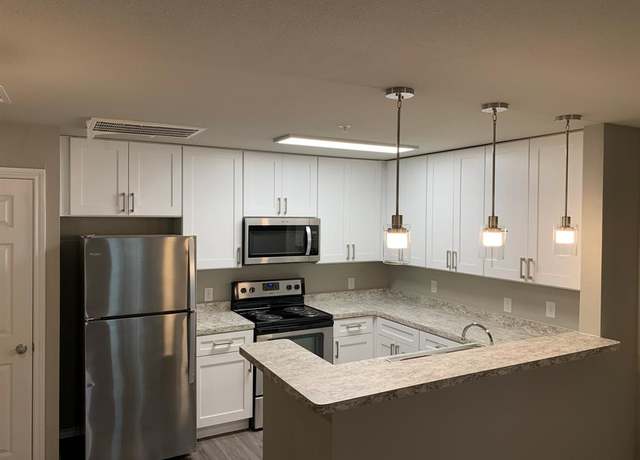 Property at 6108 Abrams Rd #512, Dallas, TX 75231, 1 bed, 1 bath