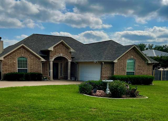 Property at 2309 E Emerald Bend Ct, Granbury, TX 76049, 3 beds, 2 baths