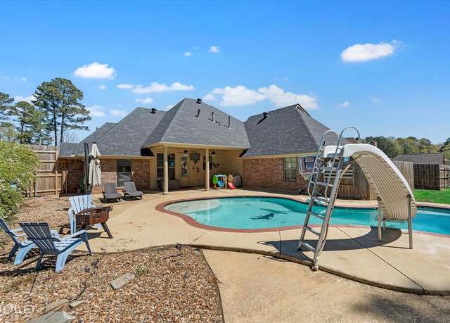 Property at 2018 Honeytree Trl, Haughton, LA 71037, 4 beds, 2.5 baths