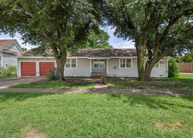 Property at 301 W 5th St, Ferris, TX 75125, 3 beds, 2 baths
