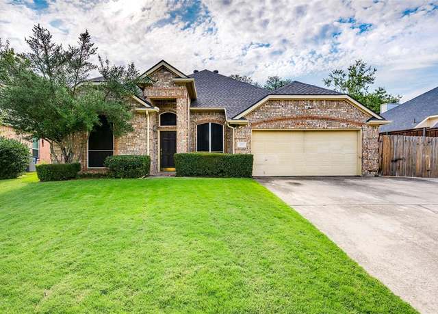 Property at 1010 Becker Dr, Euless, TX 76039, 3 beds, 2 baths