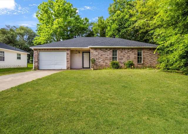 Property at 2306 Walton Rd, Tyler, TX 75701, 3 beds, 2 baths