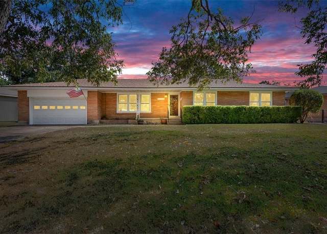 Property at 2137 Curtis Dr, Waco, TX 76710, 3 beds, 2 baths