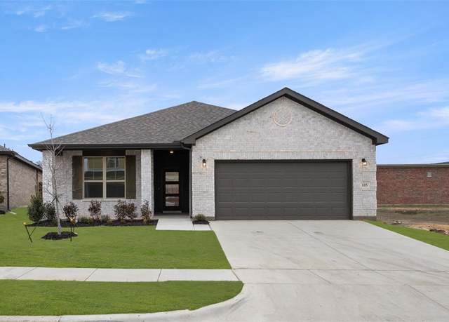 Property at 105 Manchester Dr, Cleburne, TX 76031, 3 beds, 2 baths