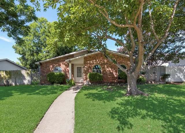 Property at 5110 Aberdean Trl, Grand Prairie, TX 75052, 3 beds, 2 baths