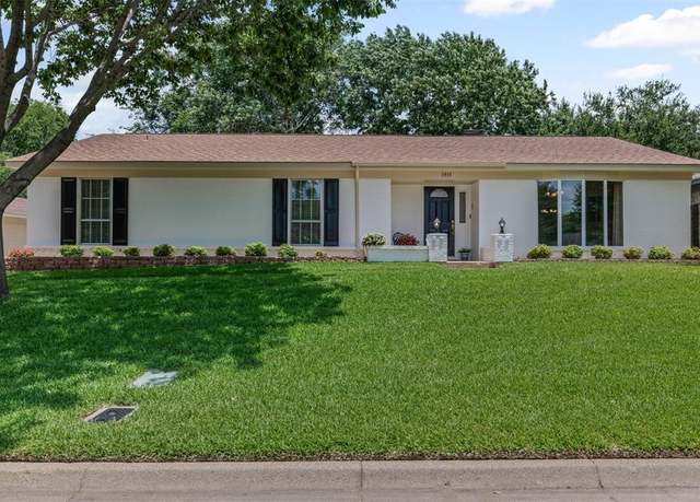 Property at 3915 Glenbrook Dr, Arlington, TX 76015, 3 beds, 2 baths