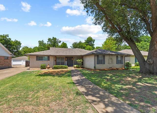 Property at 7441 Walling Ln, Dallas, TX 75231, 4 beds, 3.5 baths