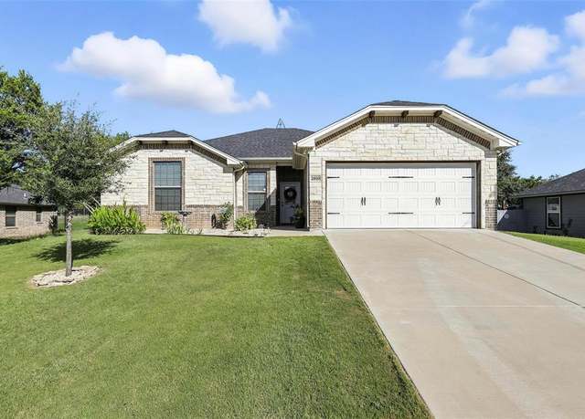 Property at 2810 Catfish Ct, Granbury, TX 76048, 3 beds, 2 baths
