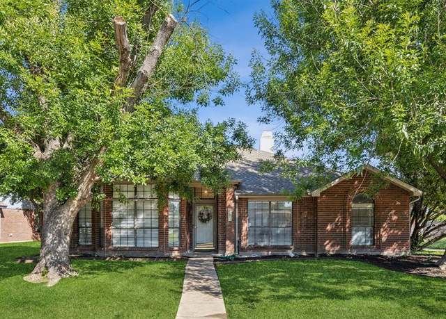Property at 226 E Ridgegate Dr, Garland, TX 75040, 3 beds, 2 baths