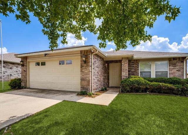 Property at 8404 Glen Falls Ln, Denton, TX 76210, 3 beds, 2 baths