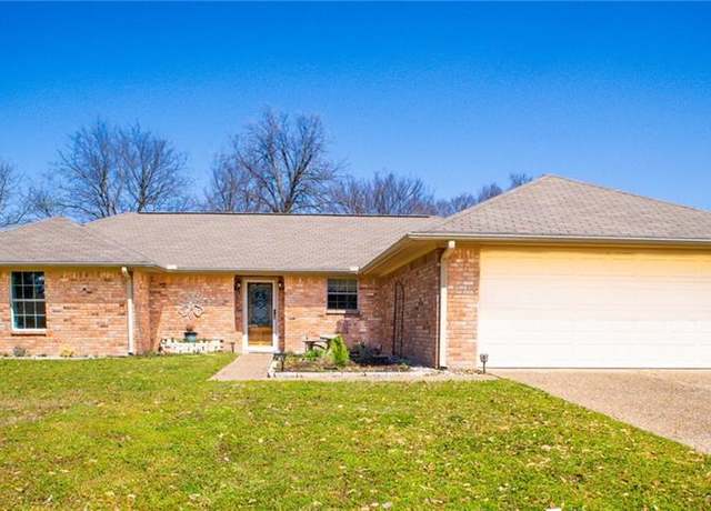 Property at 1016 Clark St, Mexia, TX 76667, 3 beds, 2 baths