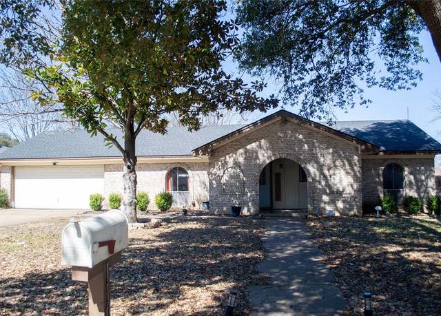 Property at 1108 Trace Rd, Cleburne, TX 76033, 3 beds, 2 baths