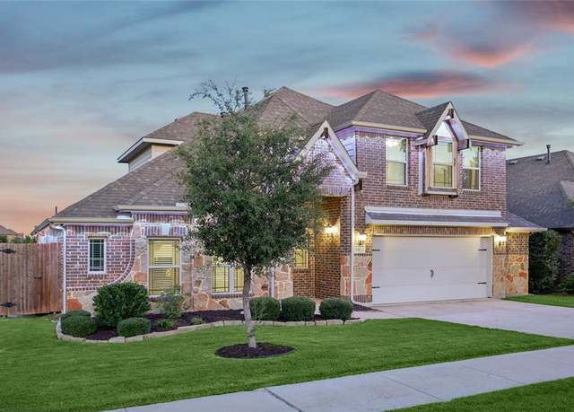 Property at 9413 Lakeway Dr, Denton, TX 76226, 4 beds, 3 baths