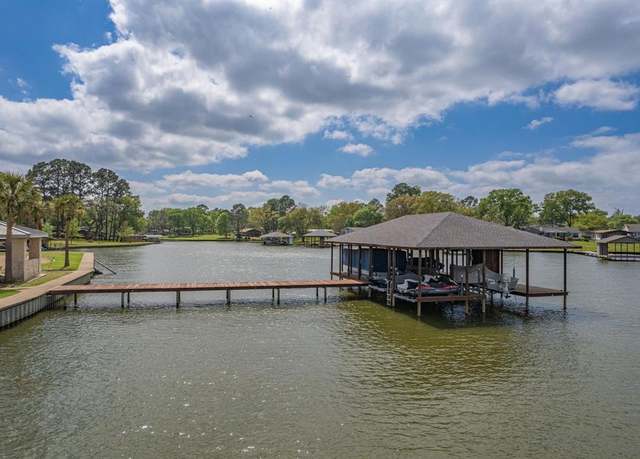 Property at 2512 Oak Dr, Tool, TX 75143, 5 beds, 3 baths