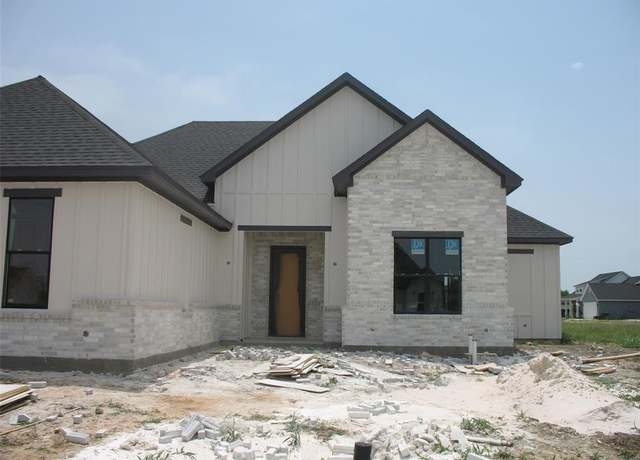 Property at 201 Cliff Ct, Godley, TX 76044, 3 beds, 2 baths