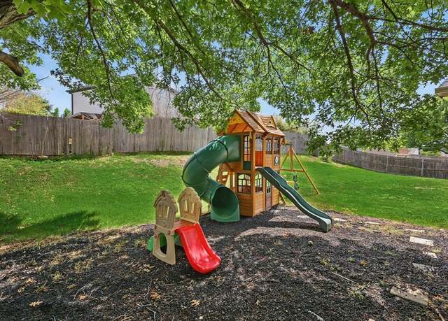 Property at 10313 Gray Oak Ln, Fort Worth, TX 76108, 4 beds, 2.5 baths