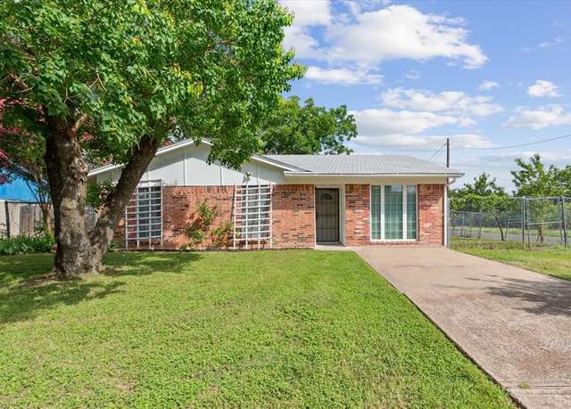 Property at 901 Church Ave, Waco, TX 76706, 4 beds, 1.5 baths