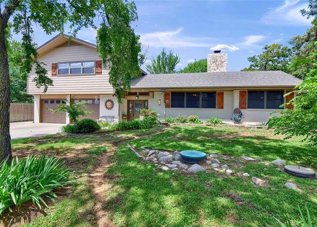 Property at 1208 Kiowa Dr W, Gainesville, TX 76240, 4 beds, 3.5 baths