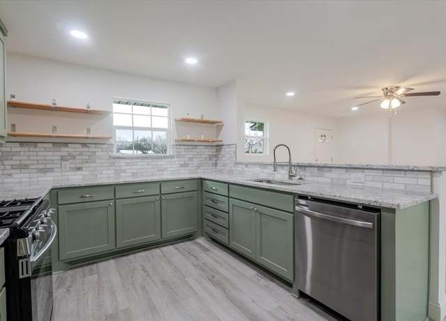 Property at 500 Circle Rd, Mineral Wells, TX 76067, 3 beds, 2 baths