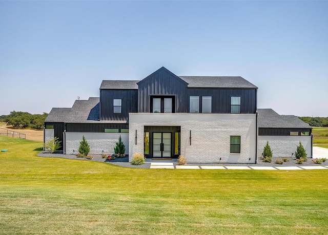 Property at 148 Kristina Blvd, Decatur, TX 76234, 5 beds, 3.5 baths