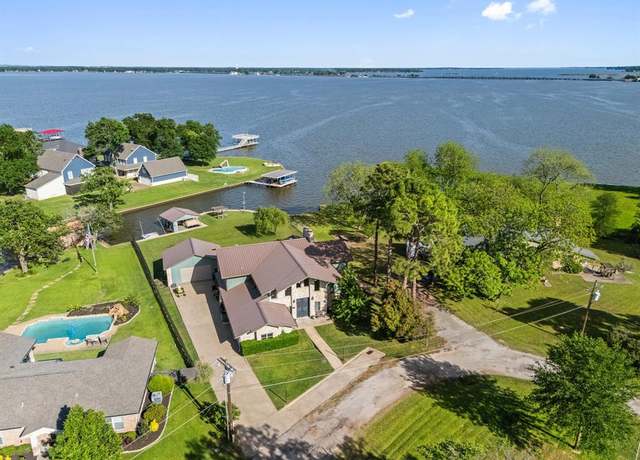 Property at 1035 Holiday Cir, Seven Points, TX 75143, 5 beds, 4 baths