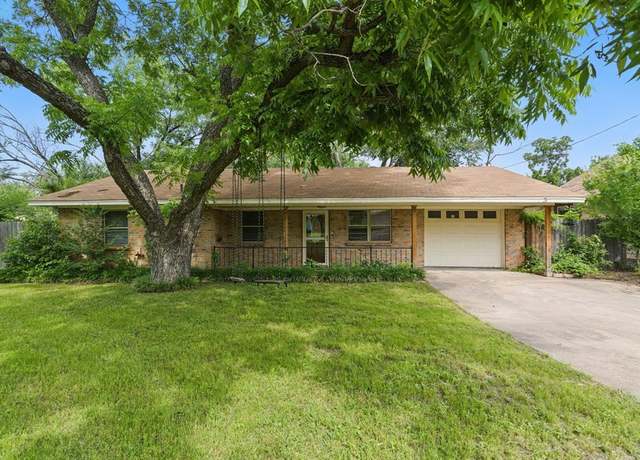 Property at 805 S Rusk St, Weatherford, TX 76086, 3 beds, 2 baths