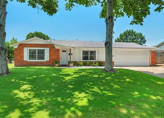 Property at 8037 Pinewood Dr, Benbrook, TX 76116, 3 beds, 2 baths