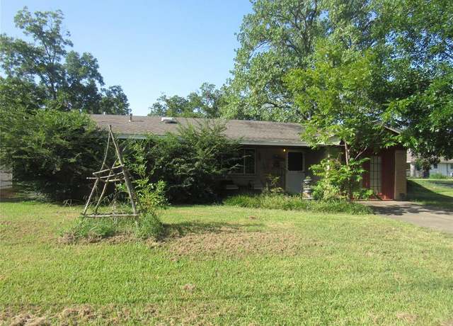 Property at 706 Abney St, Whitesboro, TX 76273, 3 beds, 1 bath