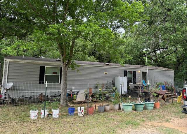 Property at 119 Zuni St, Mabank, TX 75156, 2 beds, 2 baths