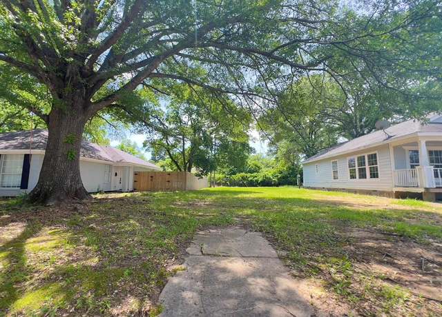 Property at 2635 Lillian St, Shreveport, LA 71103