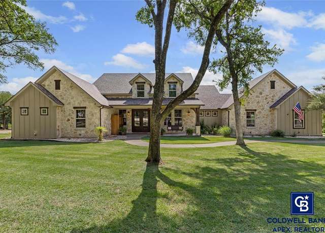 Property at 1505 Whispering Oaks Ct, Granbury, TX 76049, 4 beds, 3 baths