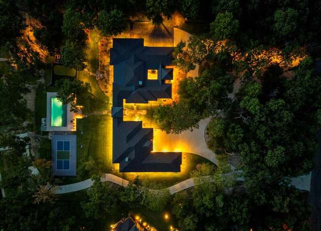 Property at 207 Sandpiper Dr, Mabank, TX 75156, 7 beds, 8 baths