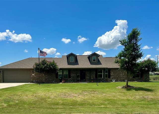 Property at 219 Live Oak Ln, Decatur, TX 76234, 4 beds, 2 baths